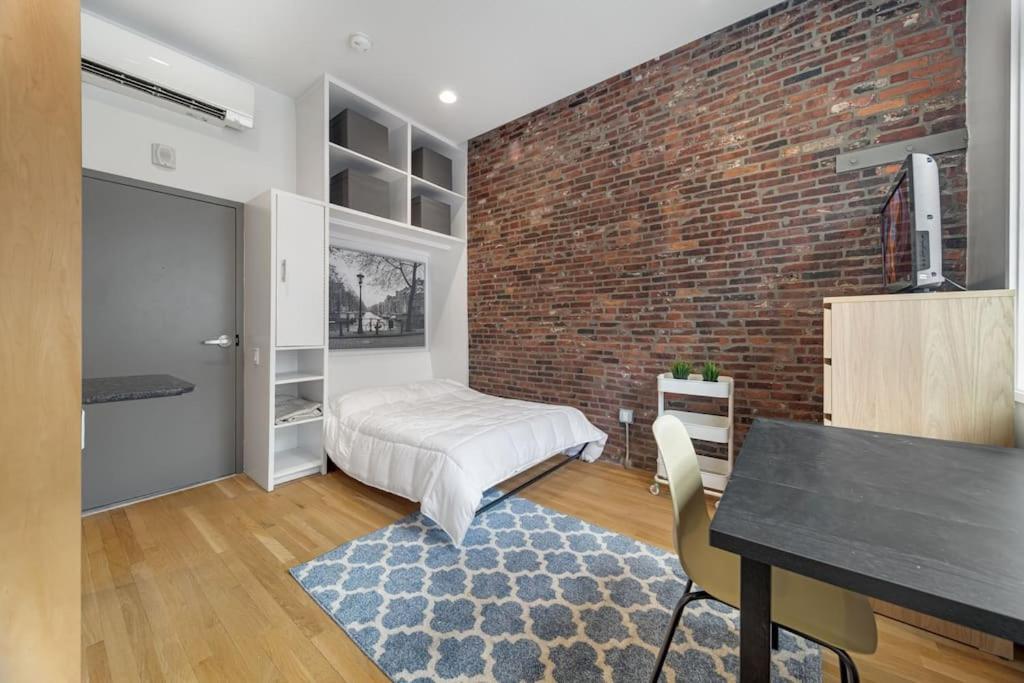 Simple Furnished Studio In The Heart Of Boston Exterior photo