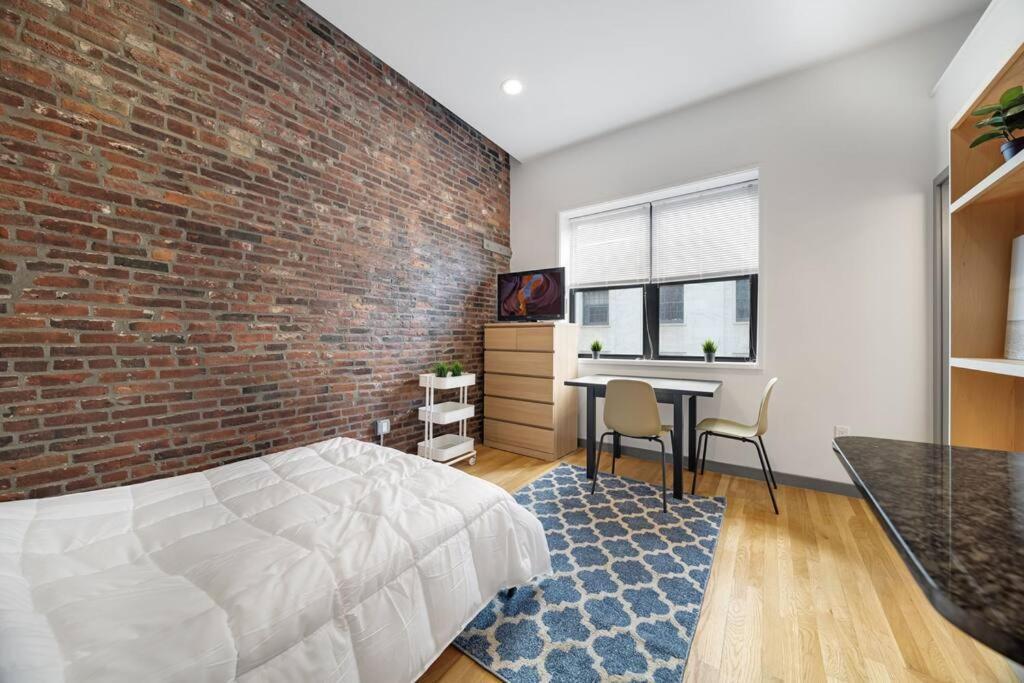Simple Furnished Studio In The Heart Of Boston Exterior photo