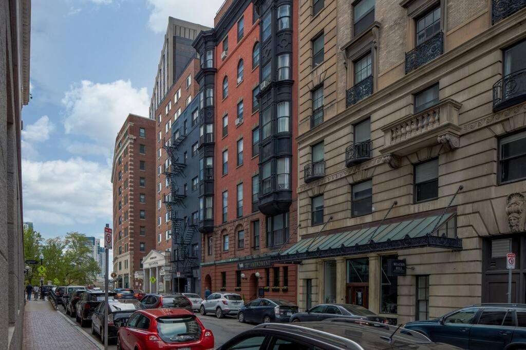 Simple Furnished Studio In The Heart Of Boston Exterior photo